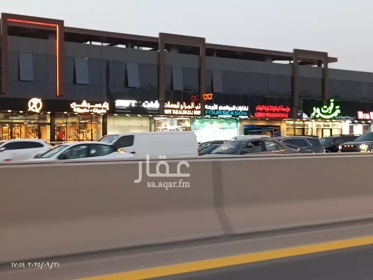 مكتب تجاري للإيجار في شارع انس بن مالك, حي الياسمين, مدينة الرياض, منطقة الرياض
