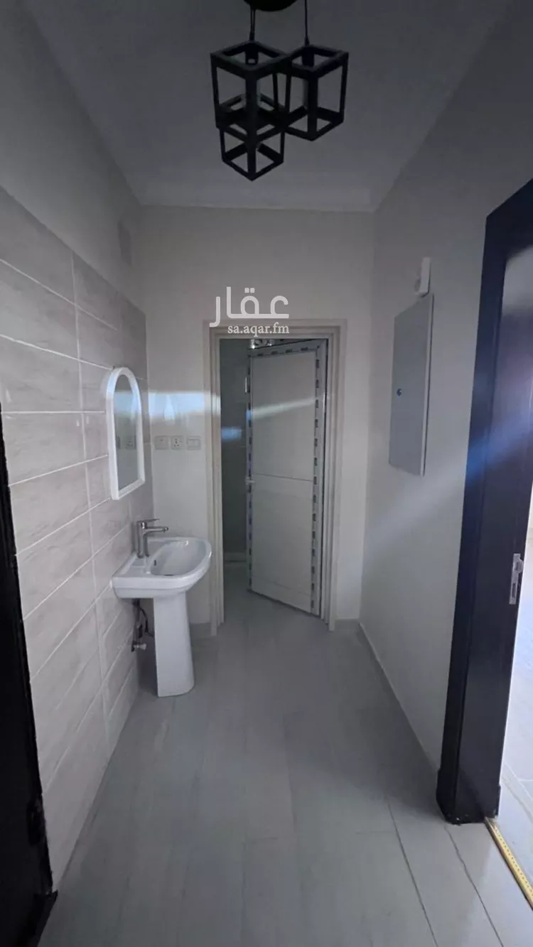 Floor for Rent in Riyadh Al Janadriyah صورة 3