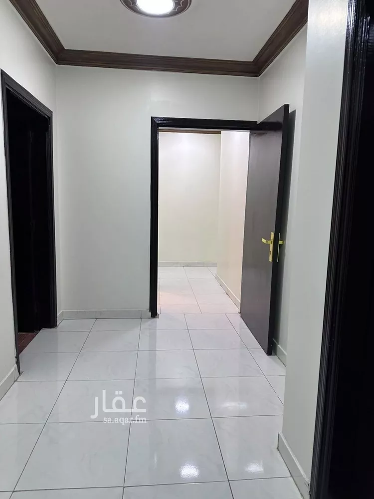 شقة للإيجار في شارع احمد الهواري, حي إشبيلية, مدينة الرياض, منطقة الرياض 5