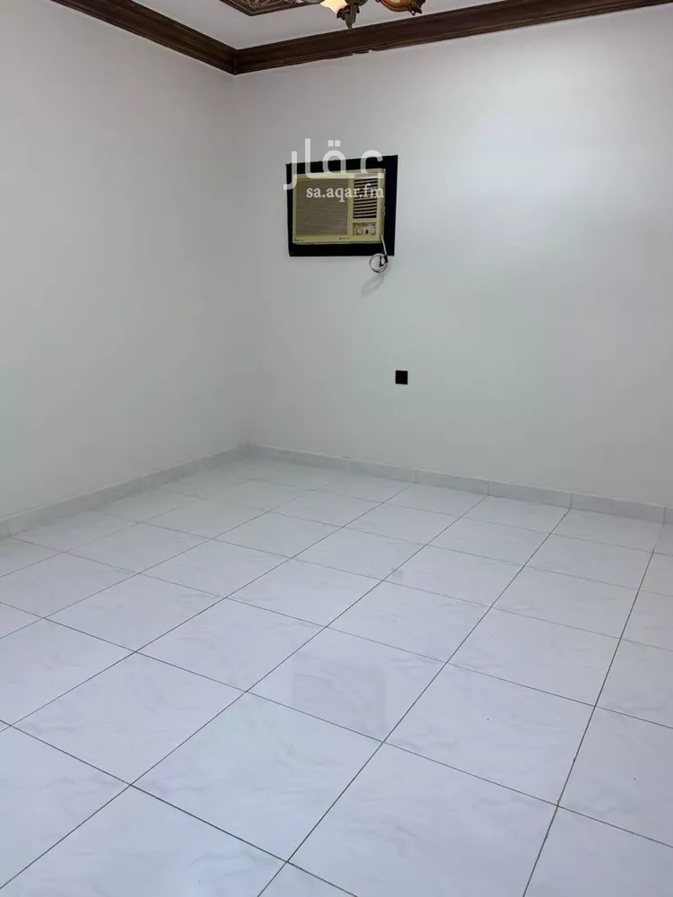 شقة للإيجار في شارع احمد الهواري, حي إشبيلية, مدينة الرياض, منطقة الرياض 12