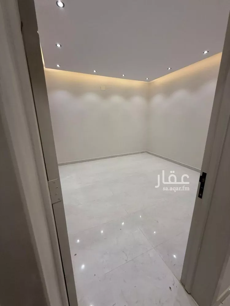 شقة للإيجار في شارع محمد بن جزي, حي عكاظ, مدينة الرياض, منطقة الرياض