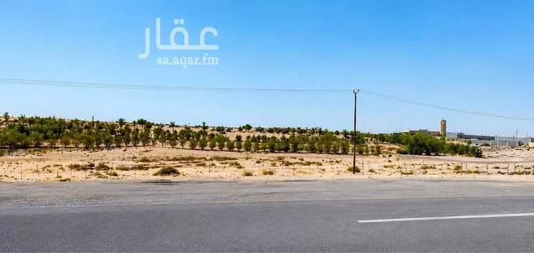 أرض للإيجار في شارع طريق الرياض الدمام السريع, حي مزرعه العزيزيه (عبدالعزيز بن جلوي), مدينة بقيق, المنطقة الشرقية صورة 2