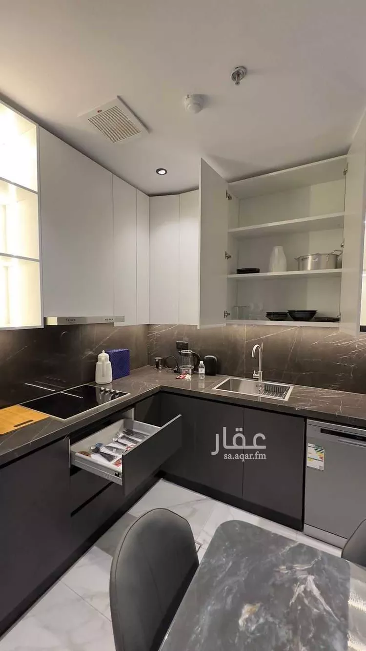 شقة مفروشة للحجز في شارع محمد بن عبدالعزيز الدغيثر ، حي الملقا ، الرياض ، منطقة الرياض صورة 5