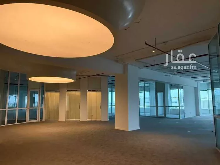 مكتب تجاري للإيجار في شارع الملك فهد الفرعي, حي المحمدية, مدينة الرياض, منطقة الرياض صورة 2