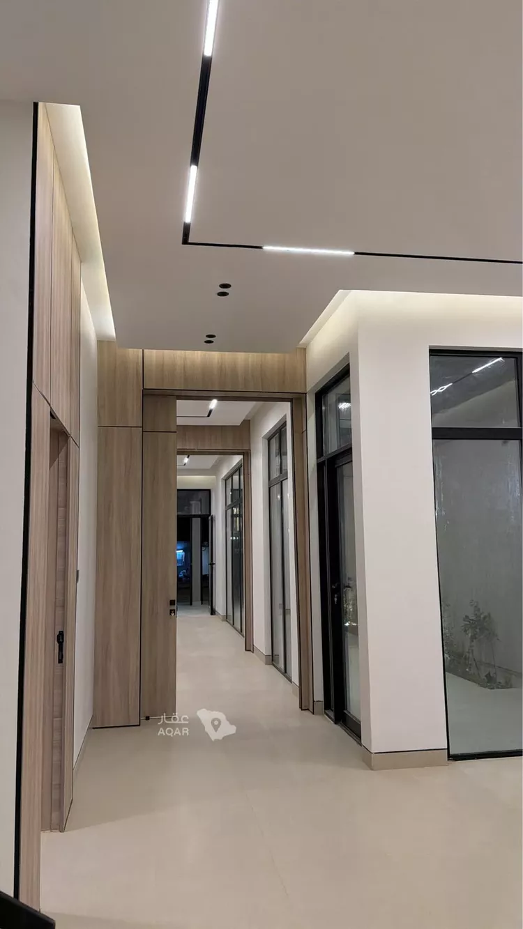 Floor for Sale in Riyadh Al Janadriyah 6