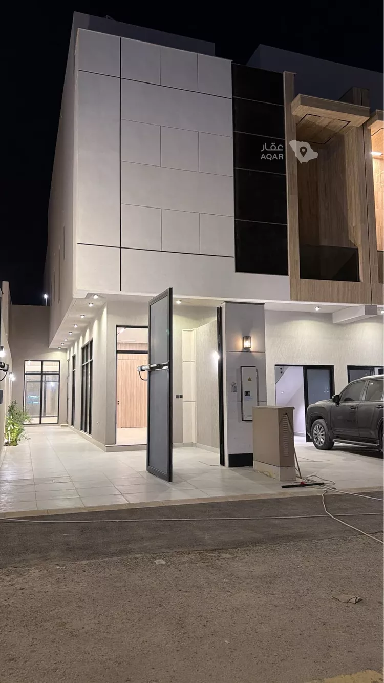 Floor for Sale in Riyadh Al Janadriyah 3