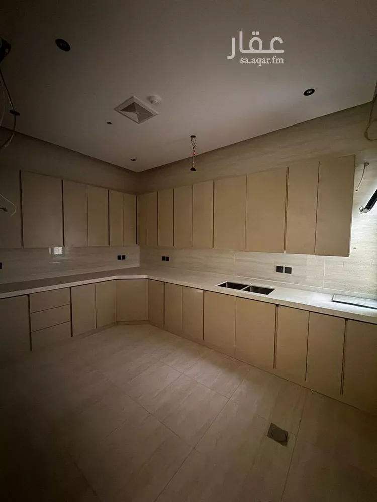 عمارة للبيع في شارع وادي الدواسر, حي القادسية, مدينة الرياض, منطقة الرياض 24