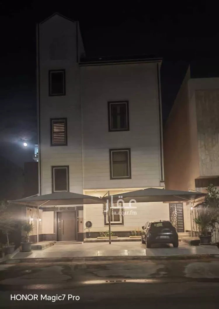 فيلا للبيع في شارع عبدالله ابن نمير الخارفي, حي العيون, مدينة المدينة المنورة, منطقة المدينة المنورة