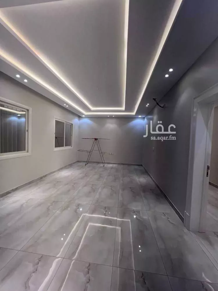 عمارة للبيع في شارع الرقة, حي الزهور, مدينة أبها, منطقة عسير صورة 4