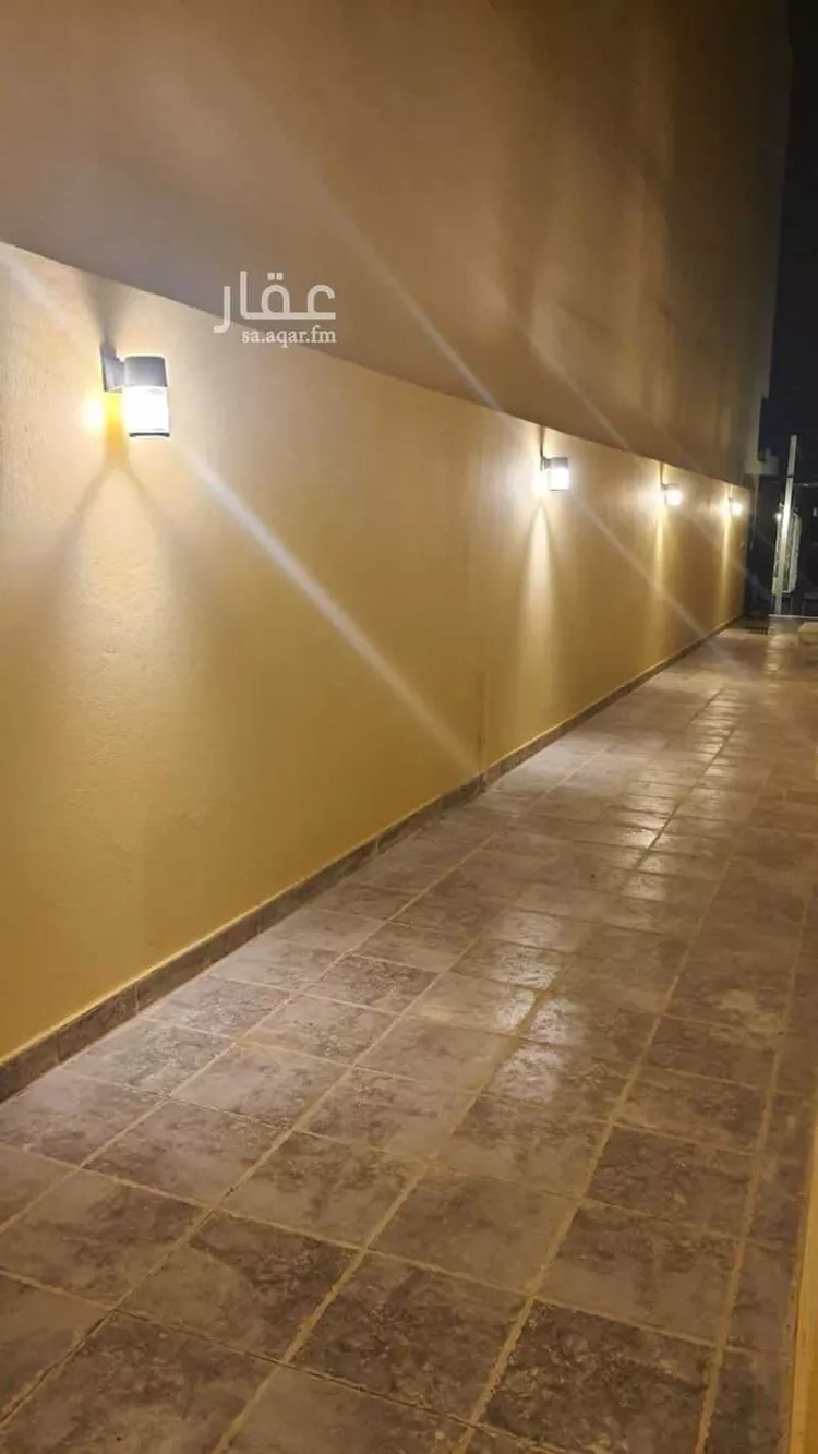 فيلا للبيع في شارع عبدالله ابن نمير الخارفي, حي العيون, مدينة المدينة المنورة, منطقة المدينة المنورة صورة 3
