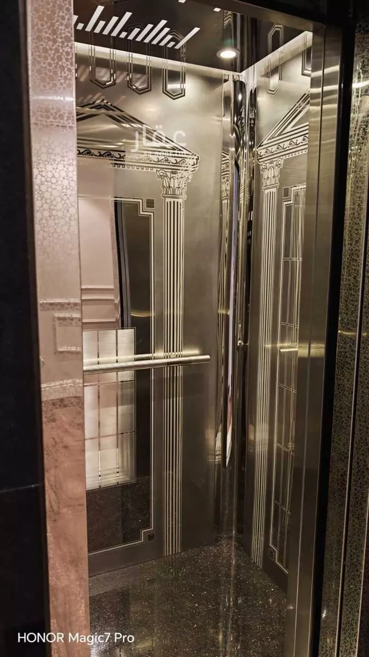 فيلا للبيع في شارع عبدالله ابن نمير الخارفي, حي العيون, مدينة المدينة المنورة, منطقة المدينة المنورة صورة 4