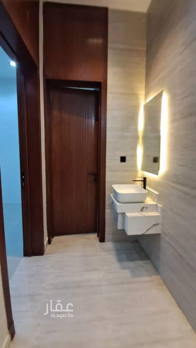 Floor for Sale in Riyadh Tuwaiq