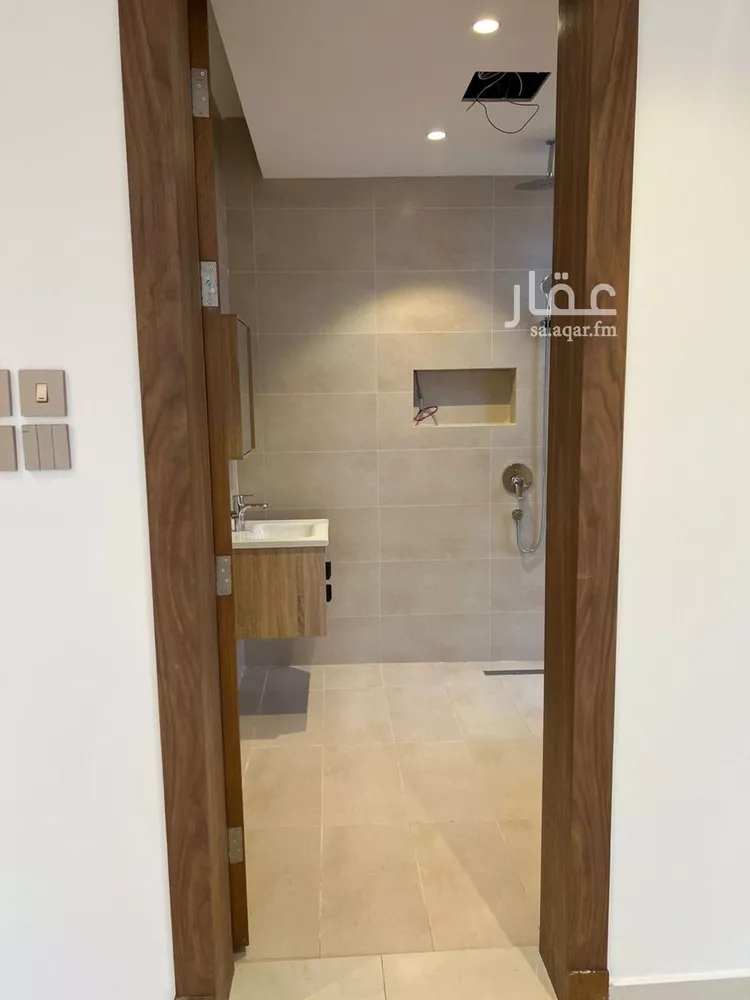 فيلا للبيع في شارع مسلم بن عبيدالله, حي العارض, مدينة الرياض, منطقة الرياض 8