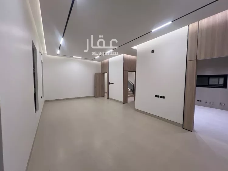 Floor for Sale in Riyadh Ar Rimal 14