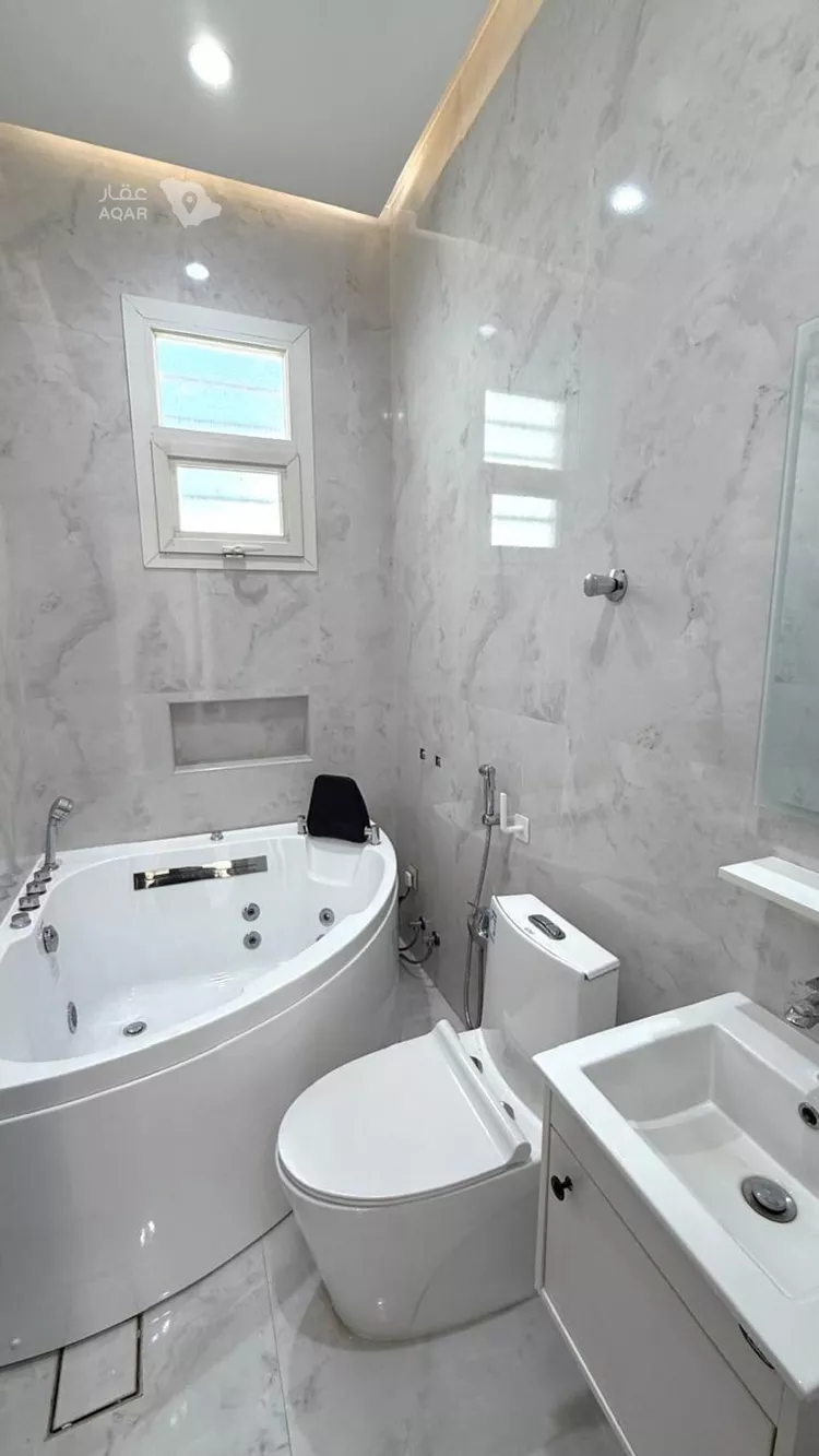 فيلا للبيع في شارع المصيف 1, حي المعارض, مدينة خميس مشيط, منطقة عسير صورة 5