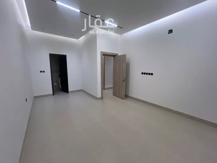 Floor for Sale in Riyadh Ar Rimal 13