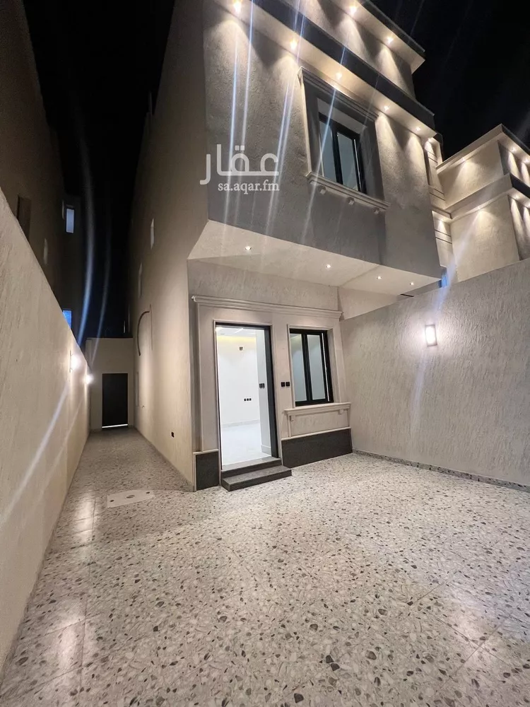 دور للبيع في شارع عبدالرحمن بن أبي القاسم, حي الرمال, مدينة الرياض, منطقة الرياض صورة 4
