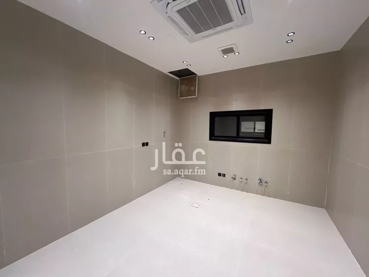 Floor for Sale in Riyadh Ar Rimal 9