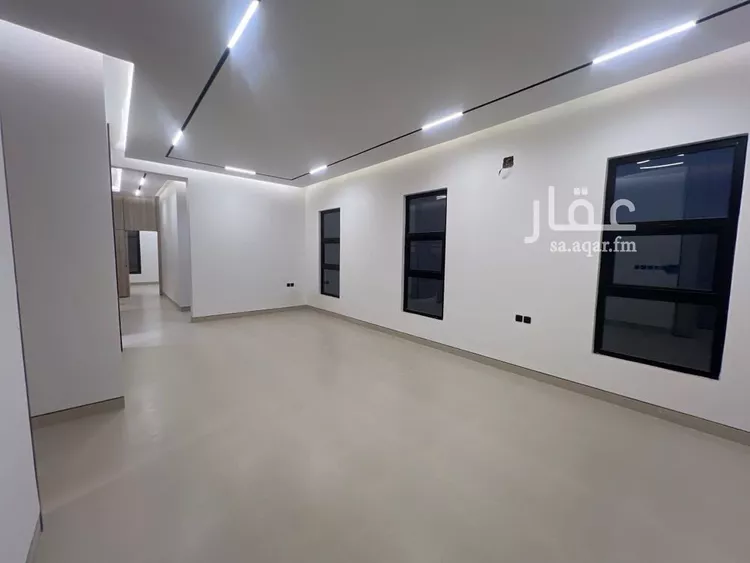 Floor for Sale in Riyadh Ar Rimal 7