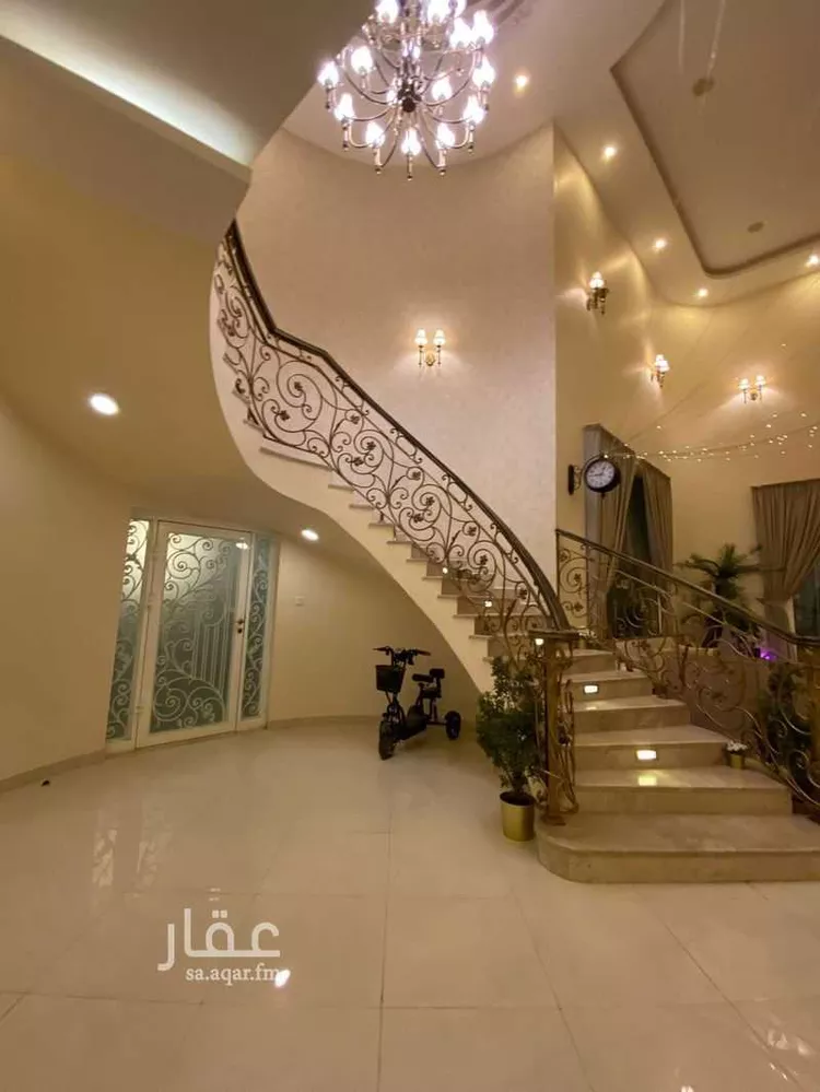 فيلا للبيع في شارع العيينه, حي الصواري, مدينة الخبر, المنطقة الشرقية صورة 2