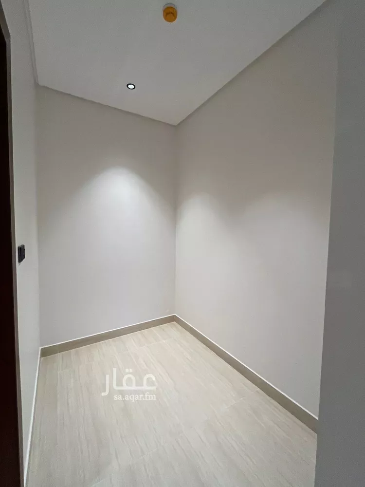 شقة للبيع في شارع أحمد المستنير, حي المهدية, مدينة الرياض, منطقة الرياض 16