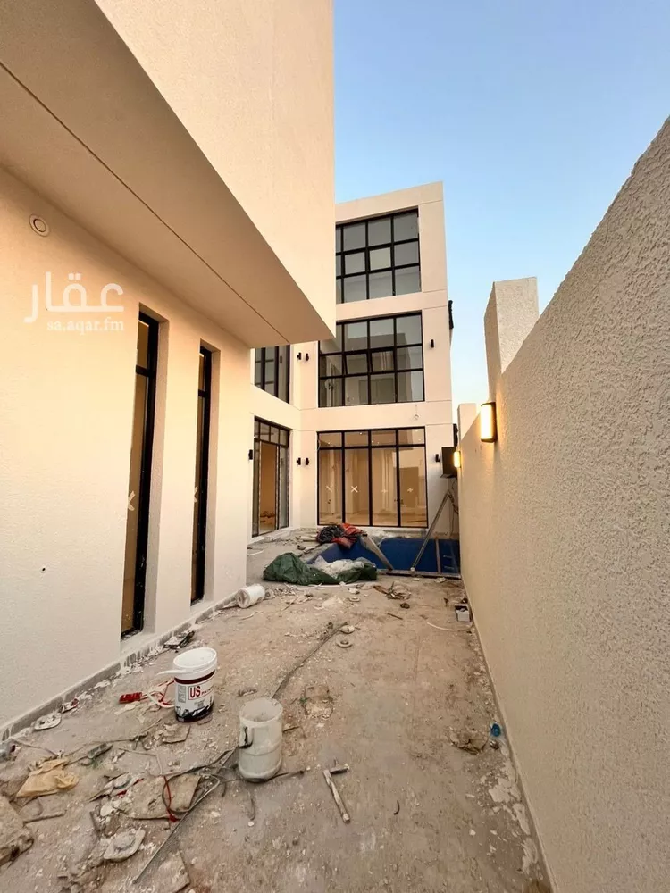 فيلا للبيع في شارع أحمد بن الحسن الأنصاري, حي المهدية, مدينة الرياض, منطقة الرياض صورة 5