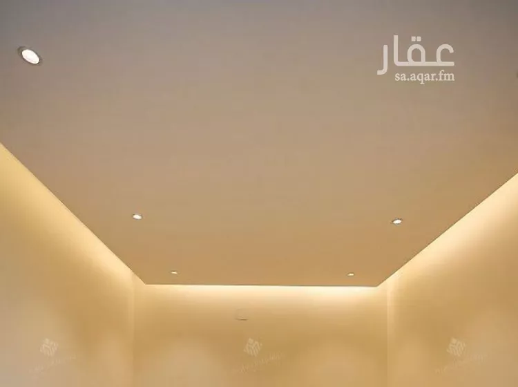 فيلا للبيع في شارع أبي الشيخ الأصبهاني, حي المهدية, مدينة الرياض, منطقة الرياض صورة 3