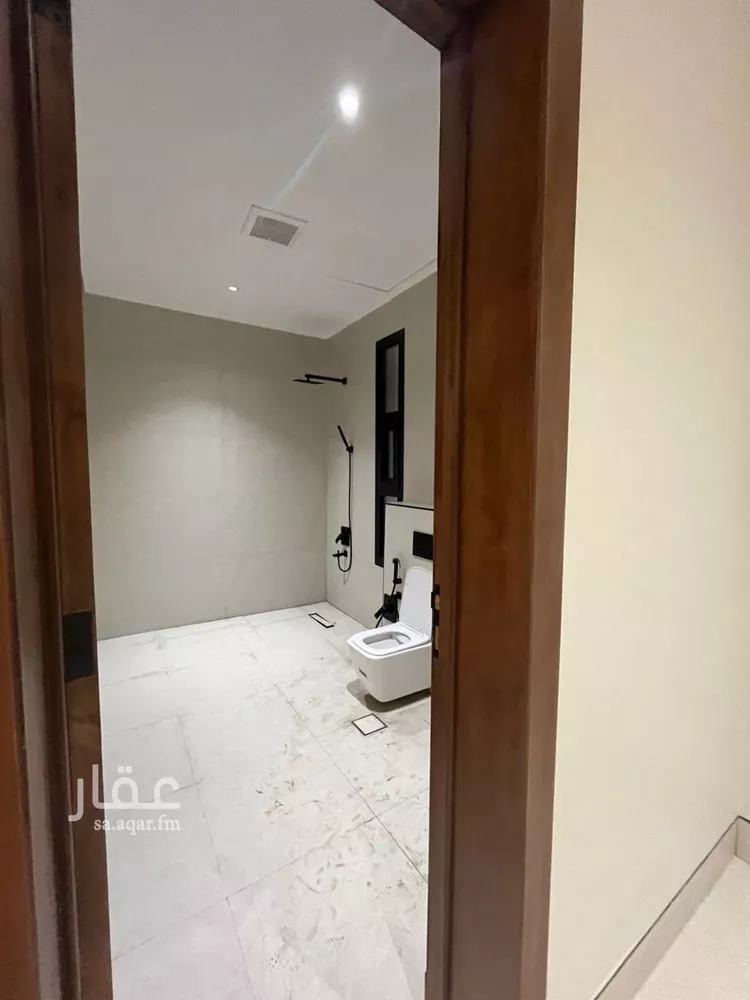 فيلا للبيع في شارع أبي الشيخ الأصبهاني, حي المهدية, مدينة الرياض, منطقة الرياض 28