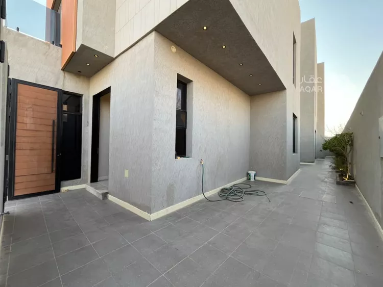 فيلا للبيع في شارع أبي العباس الصقلي, حي المهدية, مدينة الرياض, منطقة الرياض 11