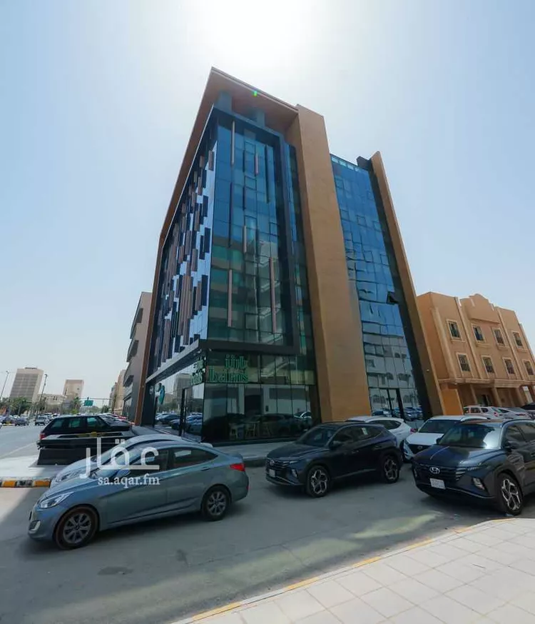 عمارة للإيجار في شارع الجامعة ، حي الملز ، الرياض ، منطقة الرياض