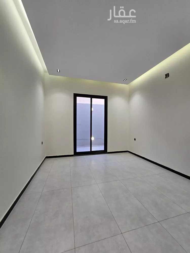 Floor for Sale in Riyadh Al Janadriyah 6