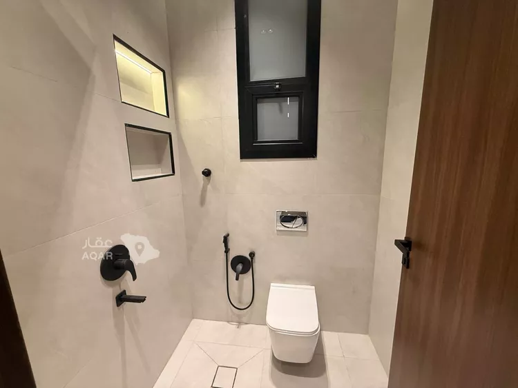 Floor for Sale in Riyadh Al Khaleej 10