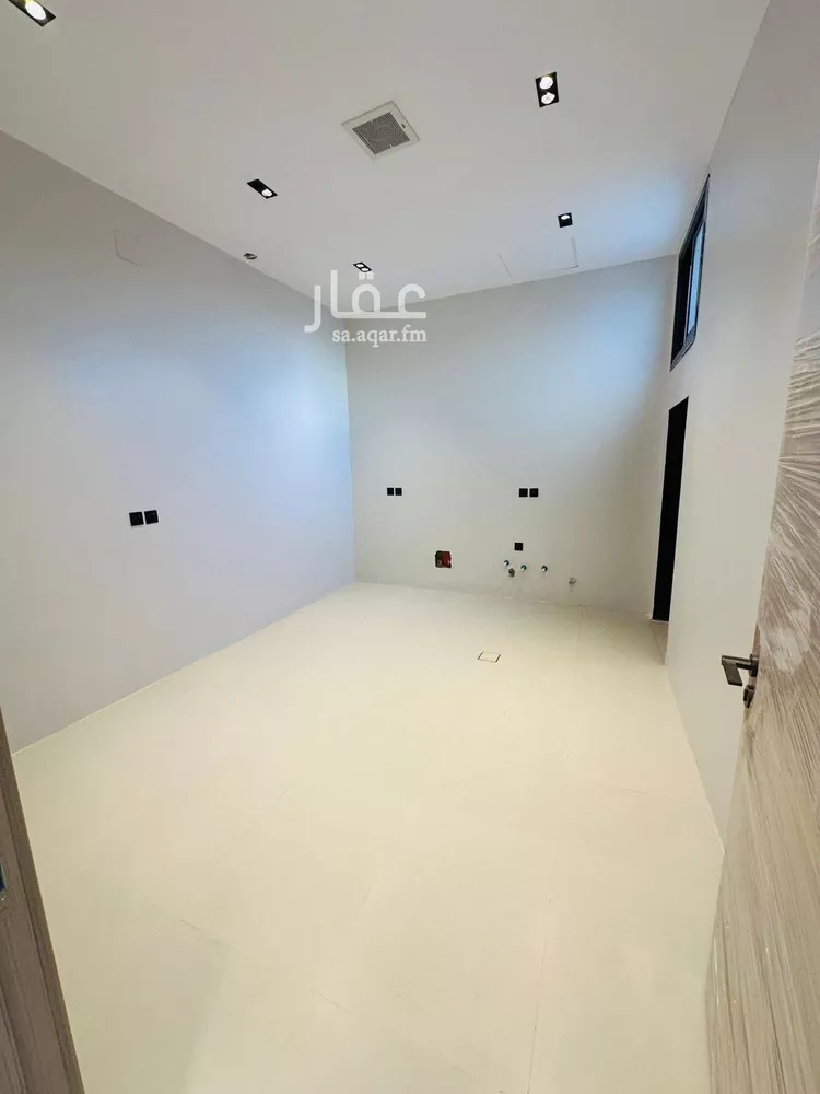 فيلا للبيع في شارع قابوس, حي المعيزيلة, مدينة الرياض, منطقة الرياض صورة 2