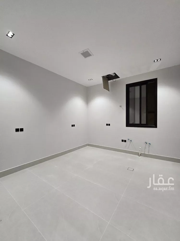 فيلا للبيع في شارع عبيدالله الشريعة, حي الأندلس, مدينة الرياض, منطقة الرياض 15