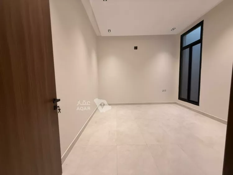 Floor for Sale in Riyadh Al Khaleej 8