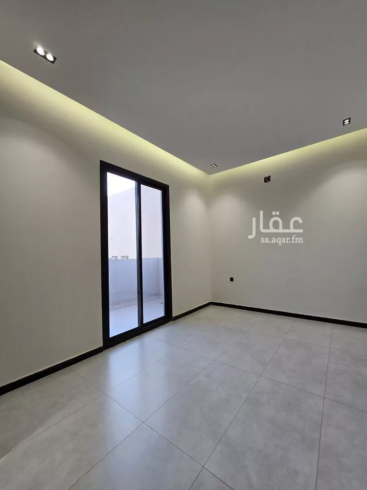 Floor for Sale in Riyadh Al Janadriyah 10