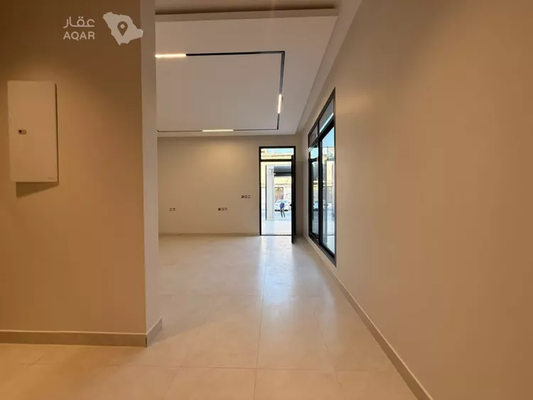 Floor for Sale in Riyadh Al Khaleej 6