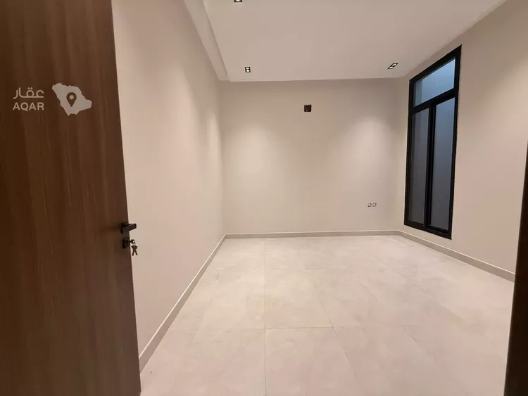 Floor for Sale in Riyadh Al Khaleej 12