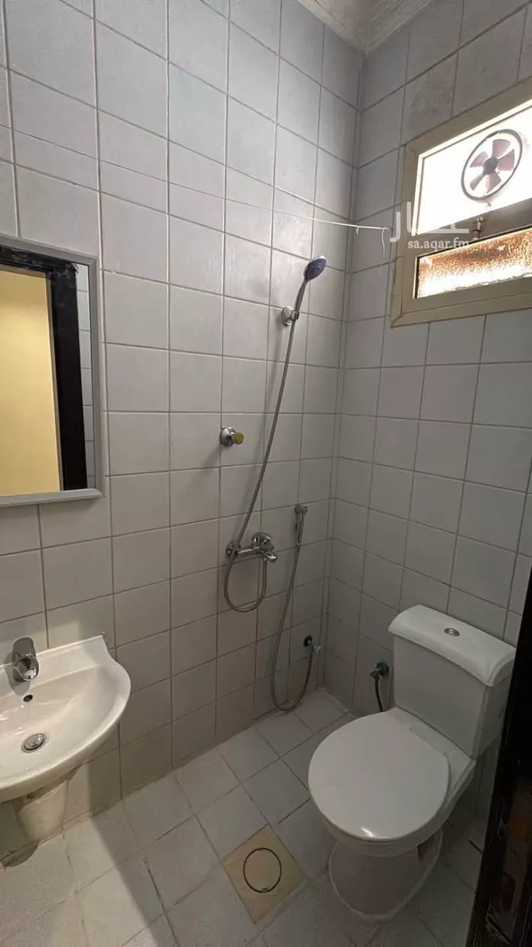 Floor for Rent in Riyadh Al Yarmouk 9