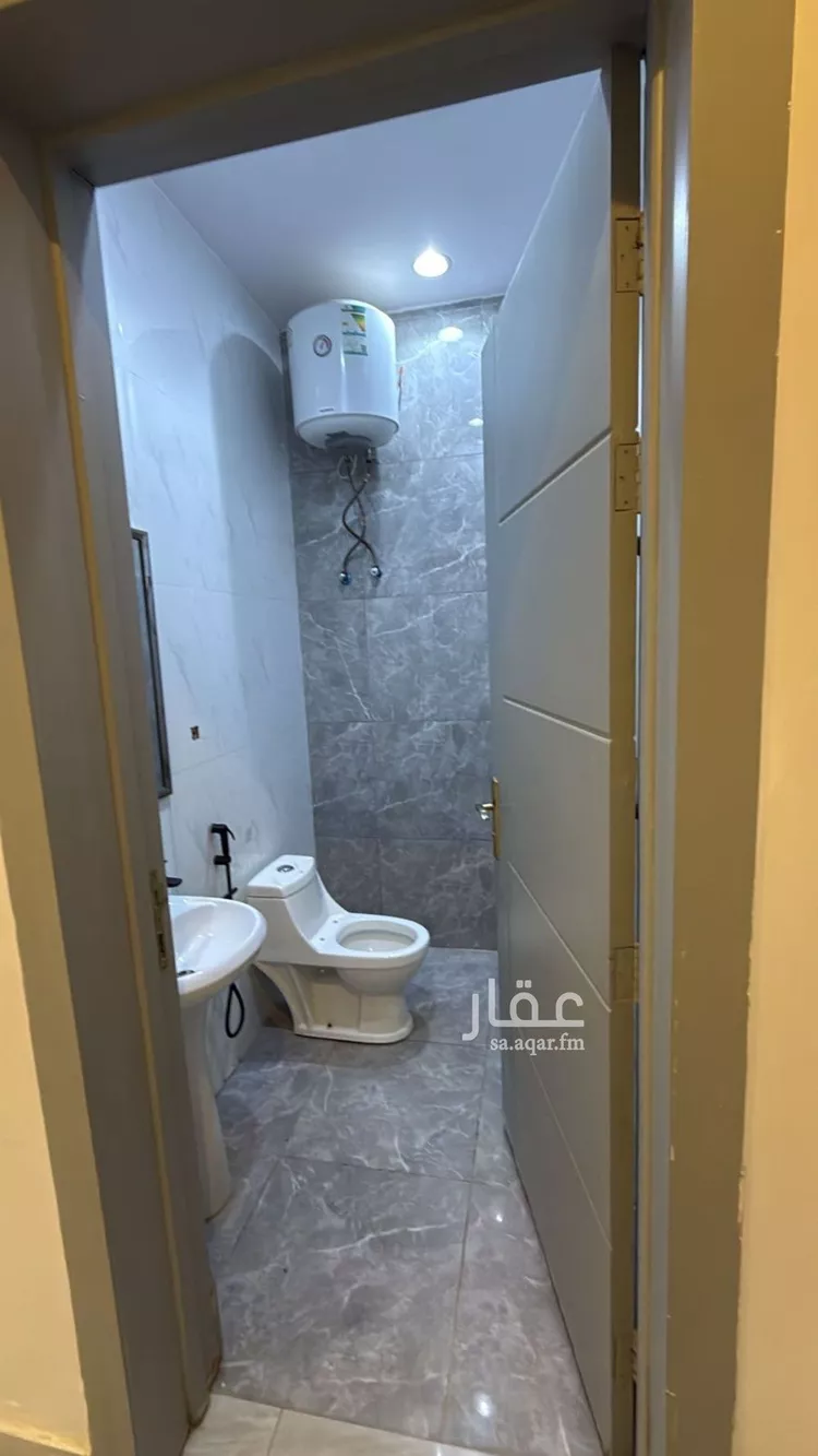 دور للإيجار في شارع محمد بن الأزهر, حي بدر, مدينة الرياض, منطقة الرياض صورة 3
