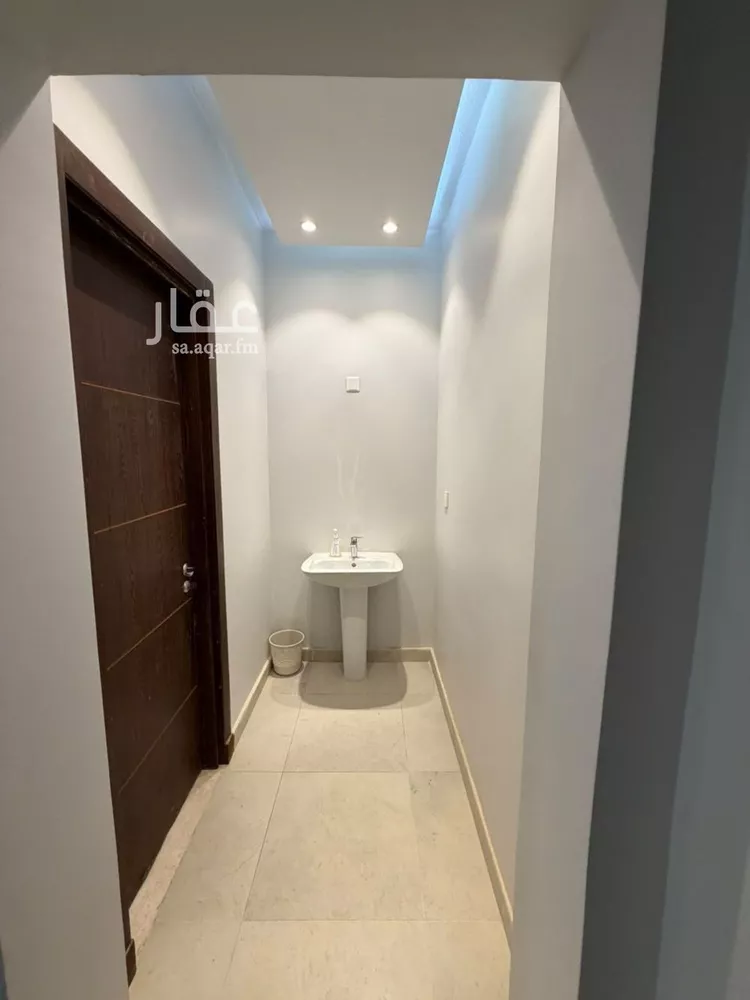 فيلا للإيجار في شارع عقرباء 228, حي الجنادرية, مدينة الرياض, منطقة الرياض 11