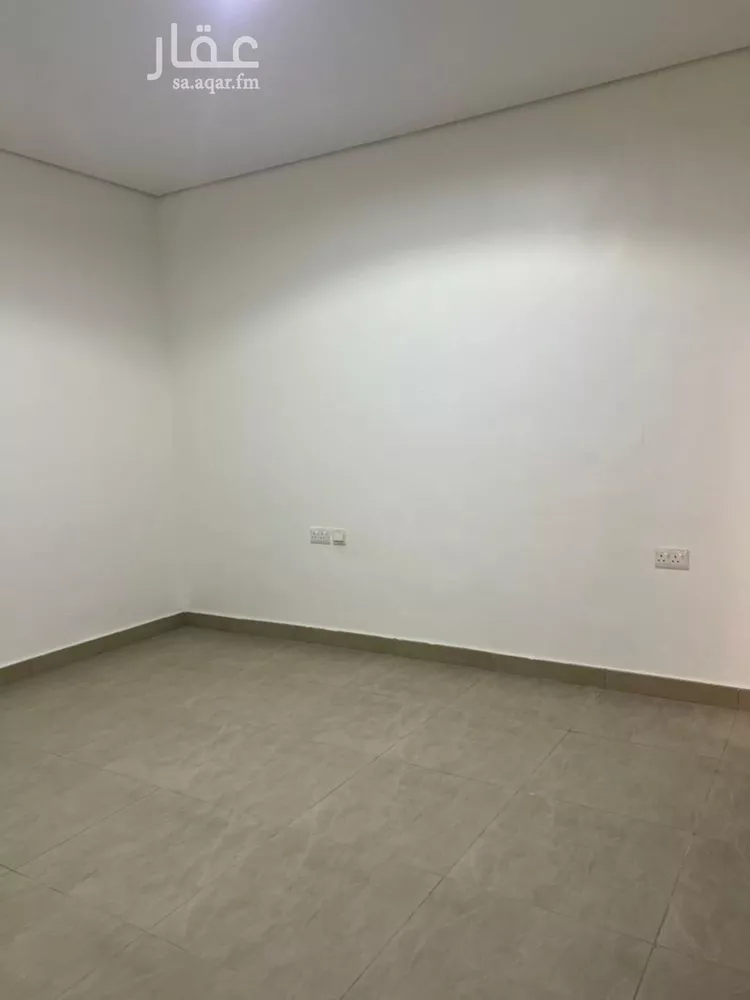 فيلا للبيع في شارع البرهان بن أيوب, حي مطار الملك خالد الدولي, مدينة الرياض, منطقة الرياض صورة 3