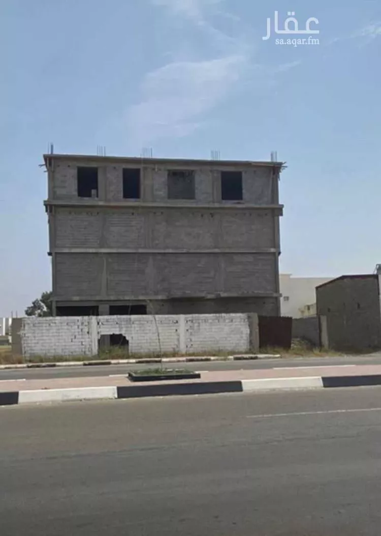 عمارة للبيع في طريق الامير سلطان بن عبدالعزيز ، بيش ، بيش