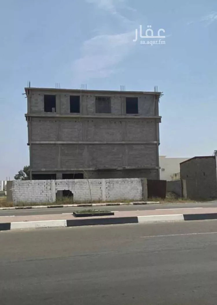 عمارة للبيع في طريق الامير سلطان بن عبدالعزيز ، بيش ، بيش