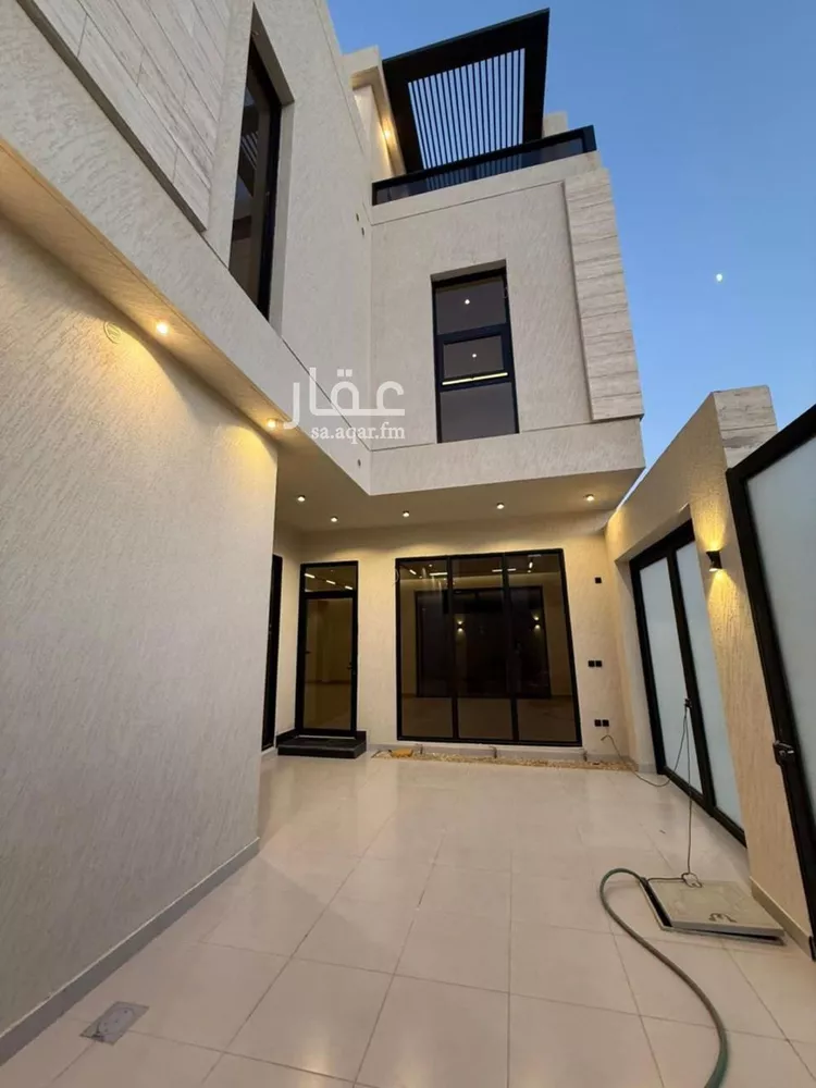 فيلا للبيع في شارع عبيدالله الثقفي, حي المهدية, مدينة الرياض, منطقة الرياض صورة 3