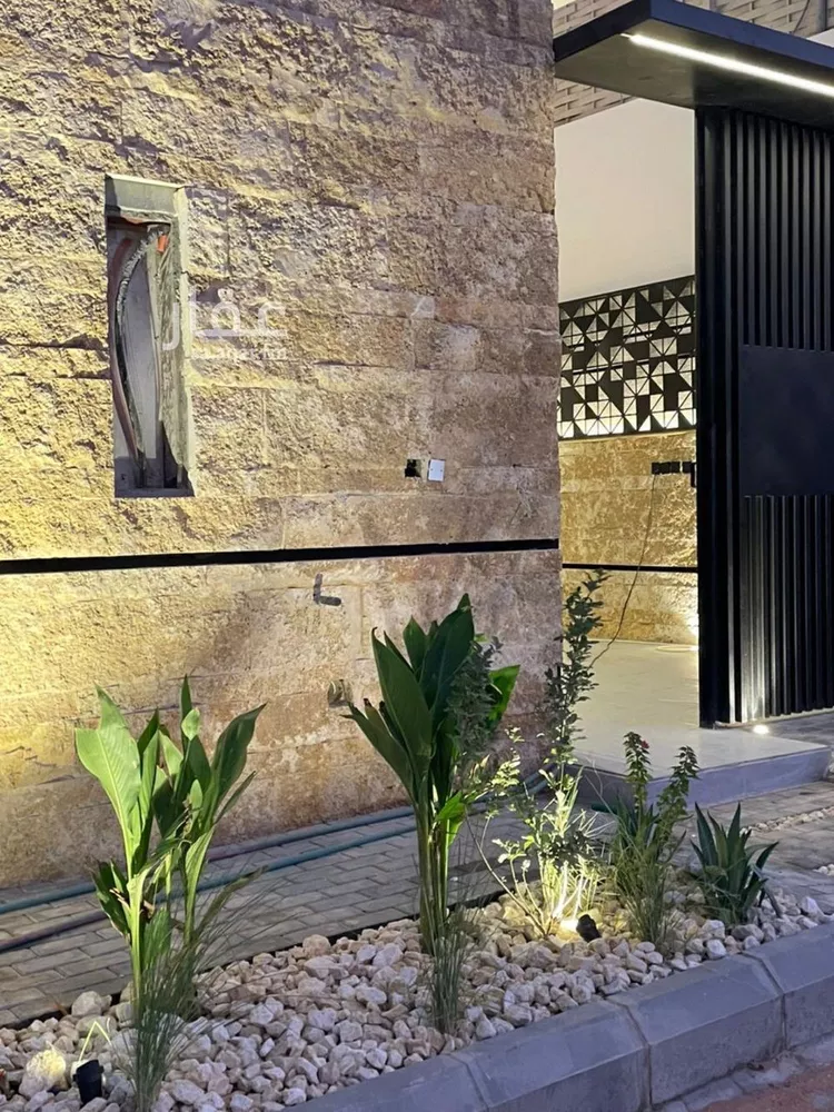 فيلا للبيع في شارع أحمد بن الحسن الأنصاري, حي المهدية, مدينة الرياض, منطقة الرياض صورة 4