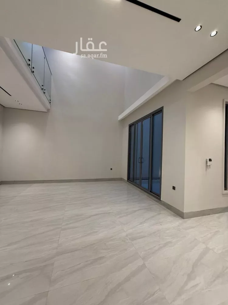 فيلا للبيع في شارع أبي الشيخ الأصبهاني, حي المهدية, مدينة الرياض, منطقة الرياض 11