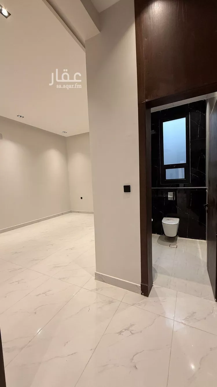 دور للبيع في شارع احمد بن عفيف, حي الجنادرية, مدينة الرياض, منطقة الرياض 7