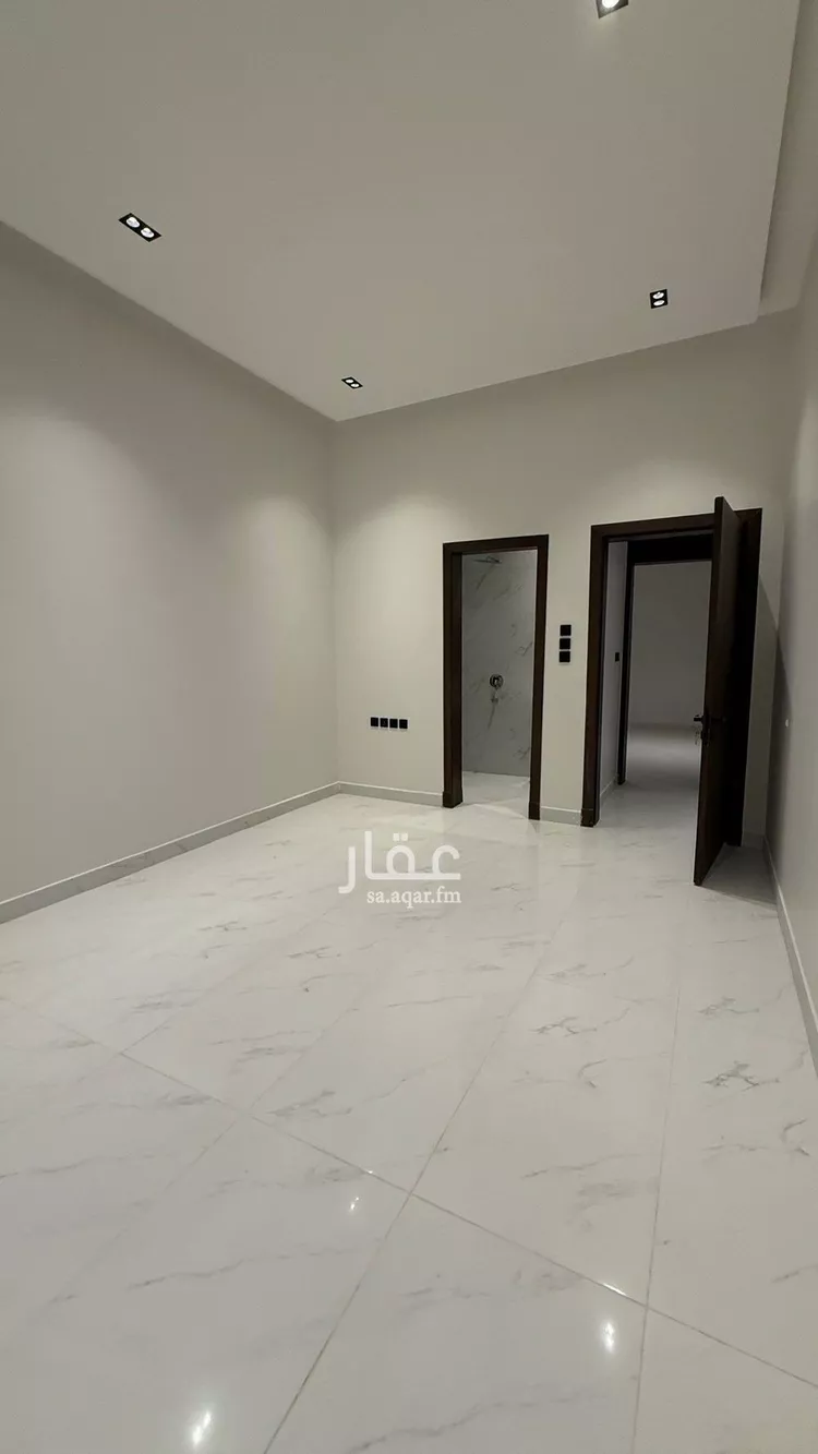 Floor for Sale in Riyadh Al Janadriyah صورة 3