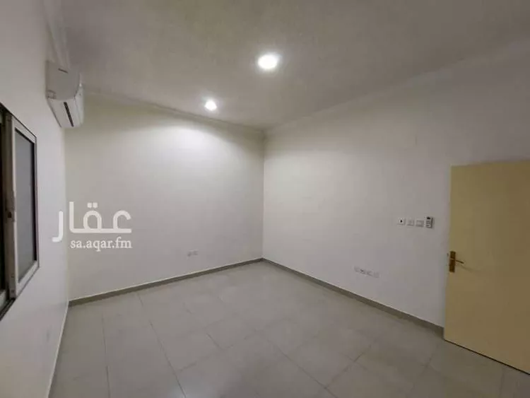 شقة للإيجار في شارع الدائري الجنوبي الفرعي, حي العزيزية, مدينة الرياض, منطقة الرياض 12